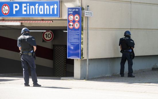 Almanya'da sinema salonuna silahlı saldırı